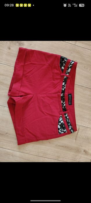 Spodenki czerwone