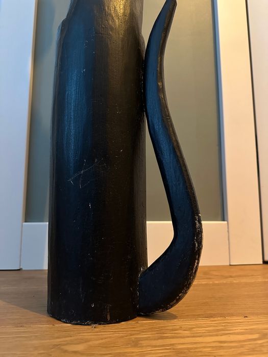 Duża drewniana figurka kota