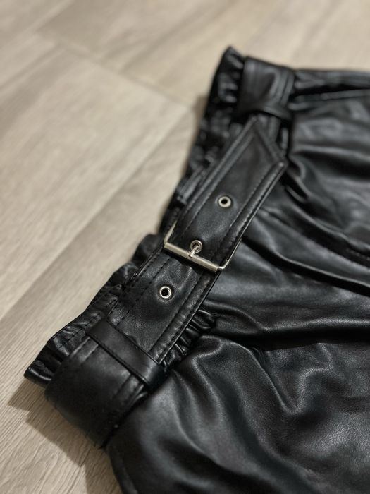 Шорти жіночі утеплені флісом чорні штучна шкіра