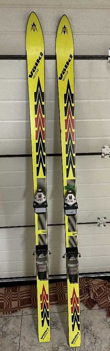 Narty zjazdowe VOLKI 180 cm z wiązaniami
