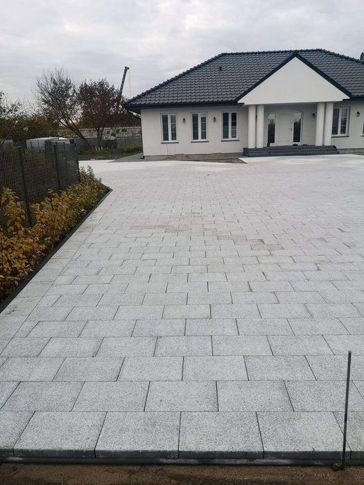 Profesjonalne układanie kostki brukowej. Brukarstwo