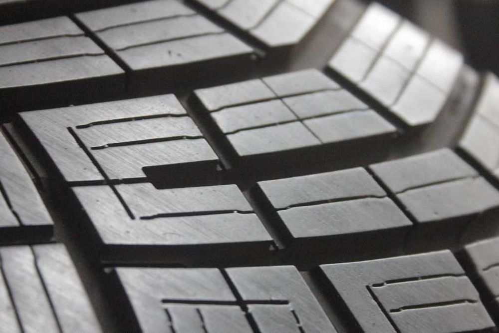 225/45/17 Continental AllSeasonContact 2 225/45 R17 94W XL 2024r