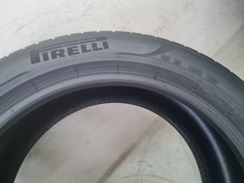 245/45R18 Pirelli P ZERO.