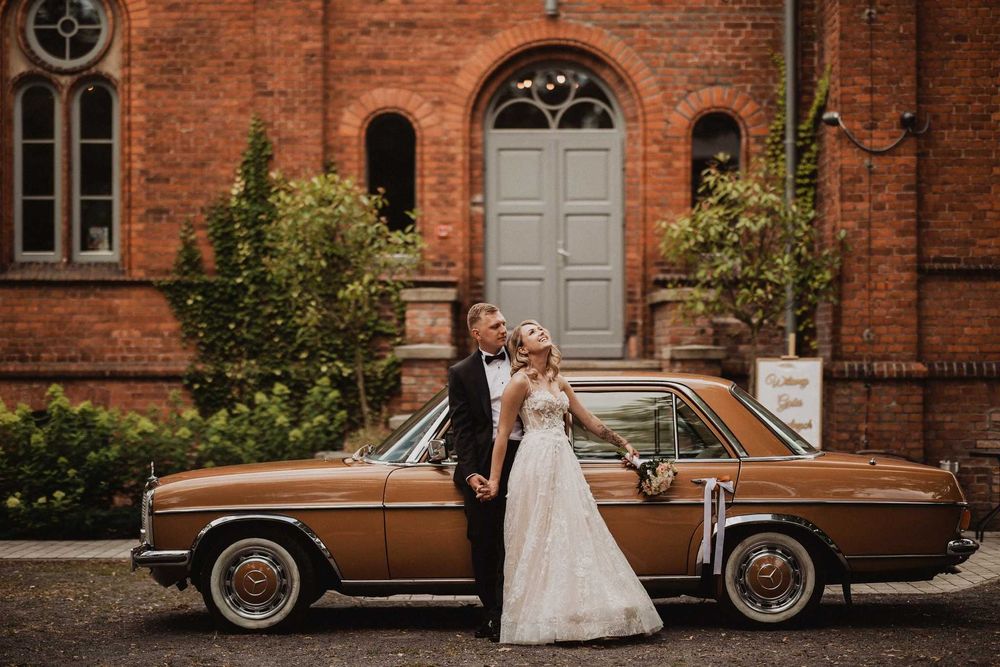 Auto do ślubu - Złoty Mercedes W115