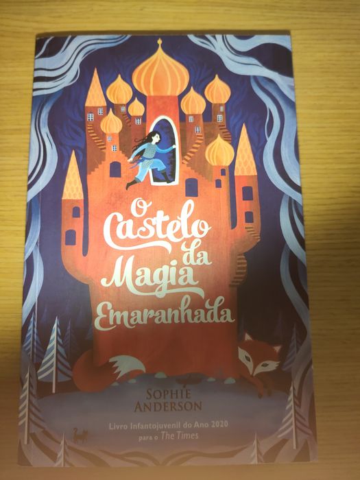 Livro "O Castelo da Magia Emaranhada"
