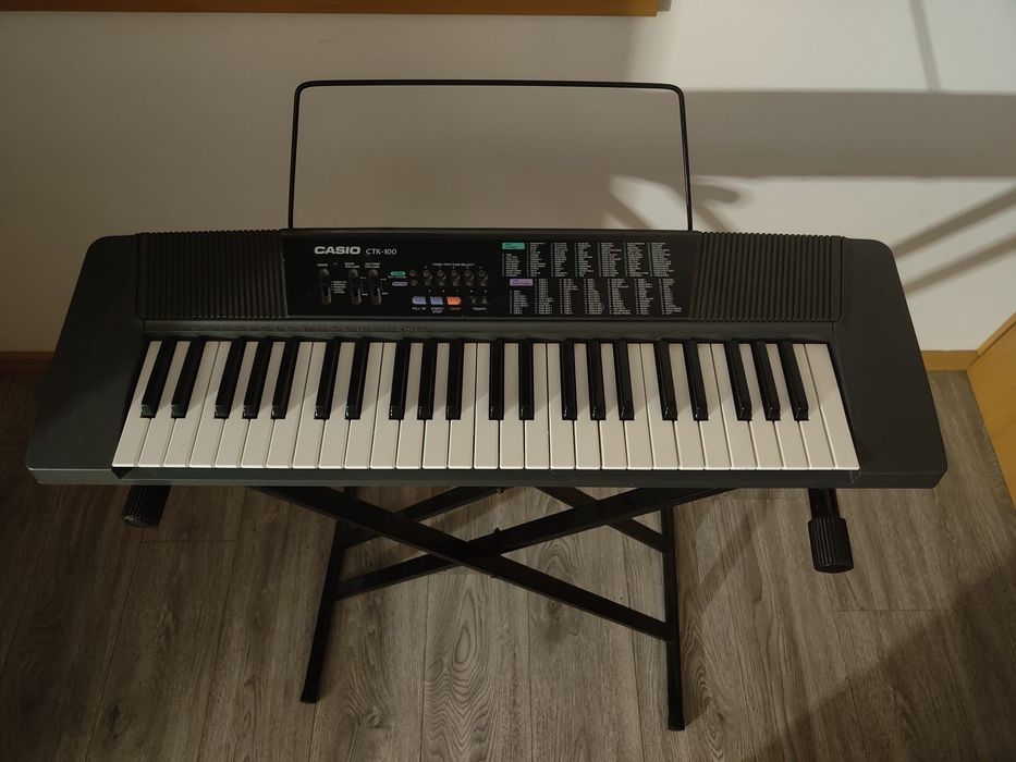 Teclado “Casio” CTK-100