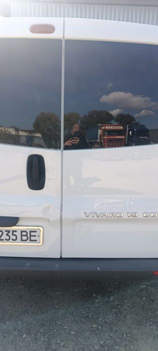 Мікроавтобус Opel Vivaro