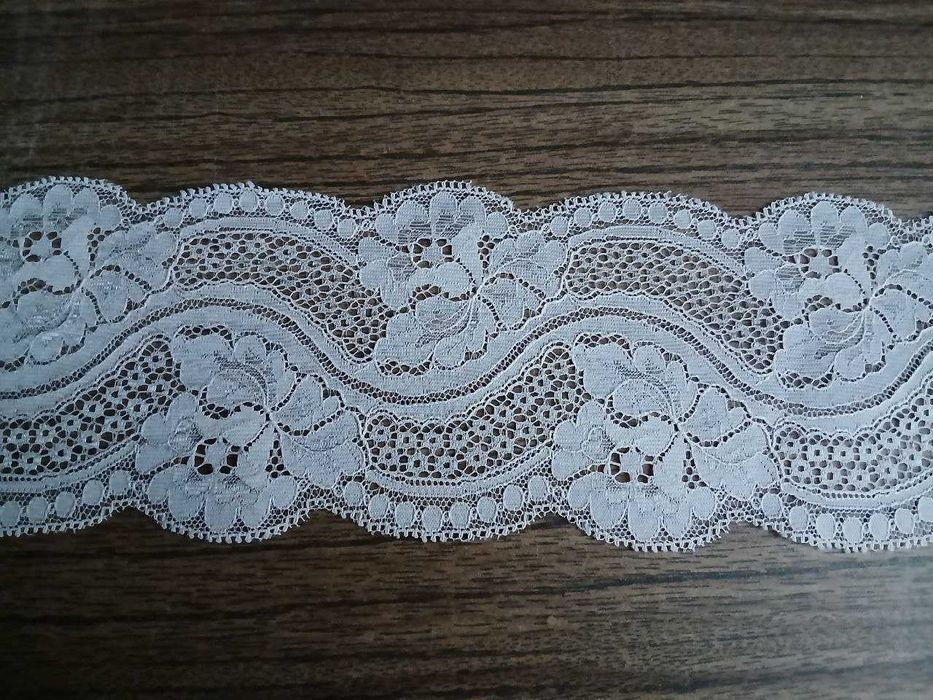 Кружево широкое 9см новое 16 м (цена за все)