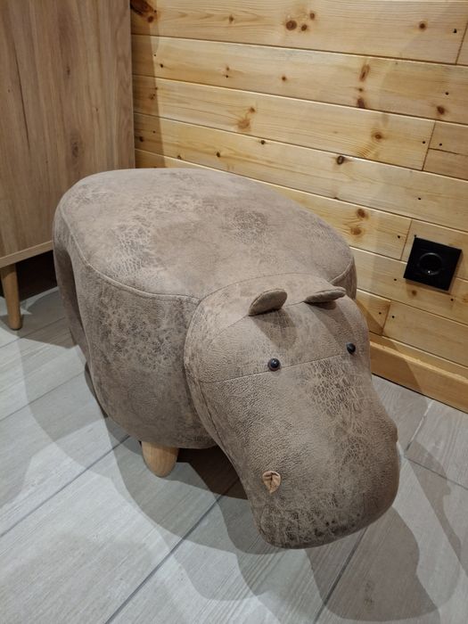 Casa para gato  em forma de hipopótamo