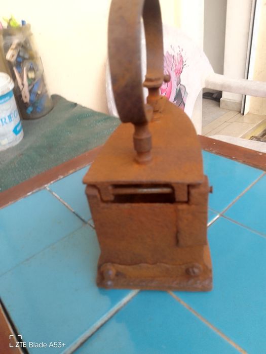 Ferro de Engomar Antigo