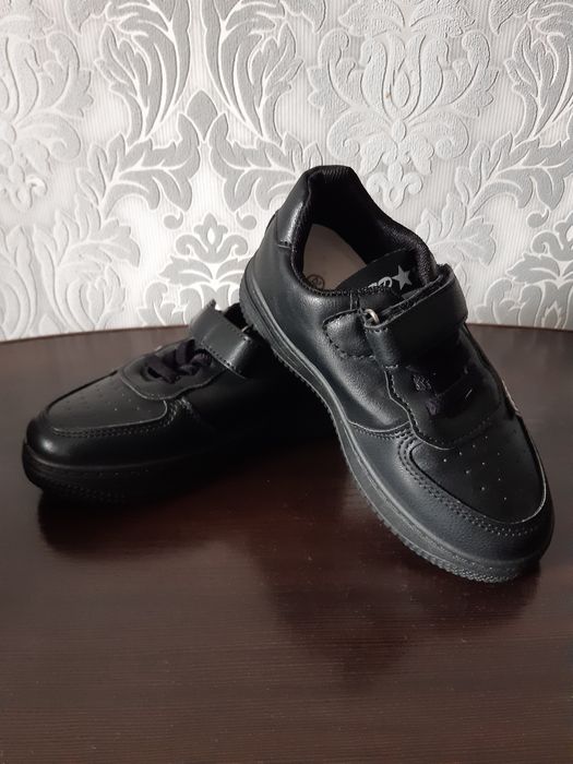 Кросовки для мальчика 28размер