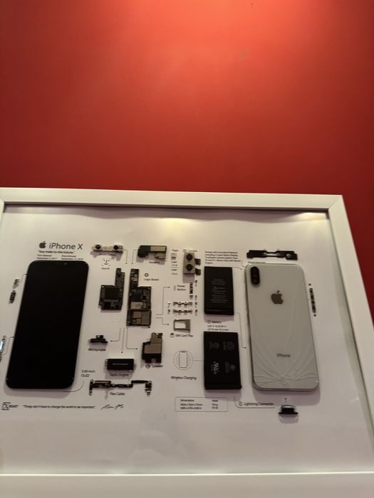 Iphone X у розібраному вигляді