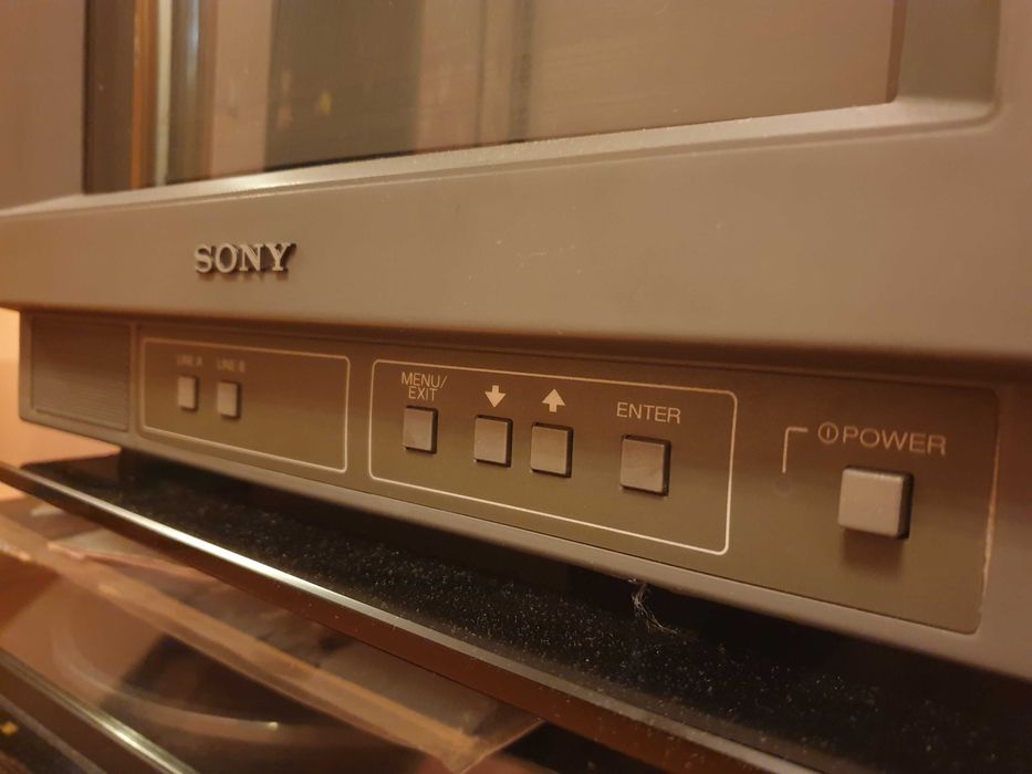 Професійний монітор Sony PVM-14N5E у гарнму стані ретрогеймінг