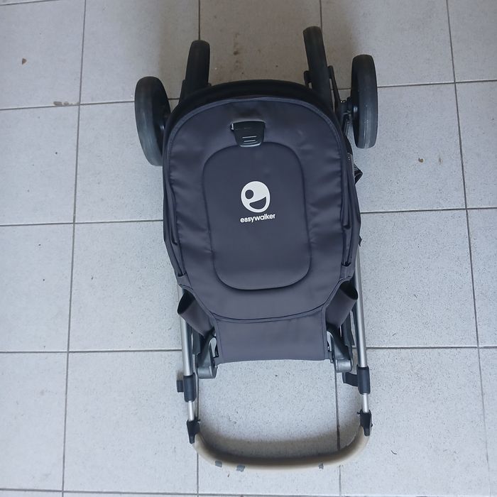 Marca Easywalker Mosey + baby coque da Besafe