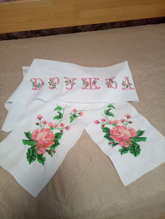 Продам весільні рушники.
