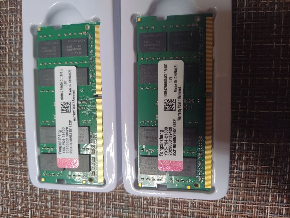 Нова оперативна пам'ять на чипах Hynix 16gb (2×8)  DDR 4