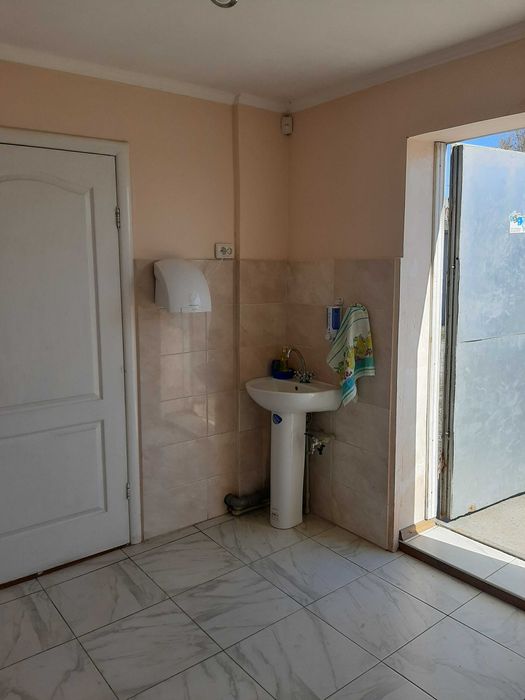 Продається  комерційна нерухомість, склад, цехи, офіс, будівля фабрика