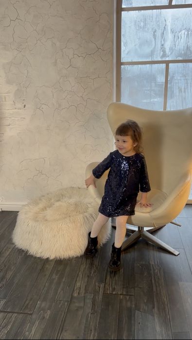 Сукня дитяча святкова з паєтками