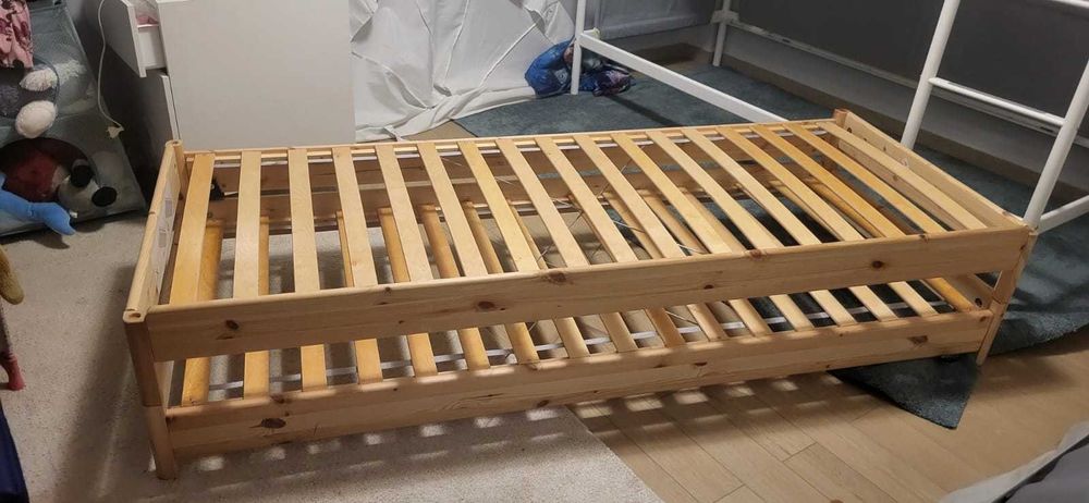 Cama empilhável UTÅKER (IKEA)