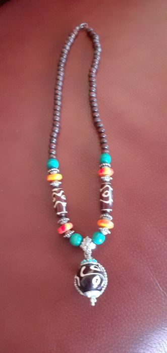 Colares vários para desocuoar