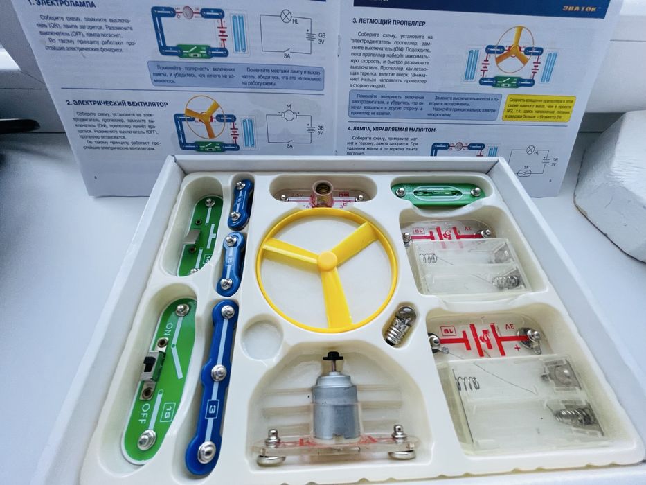 Конструктор Знавець перші кроки в електрониці 15 схем