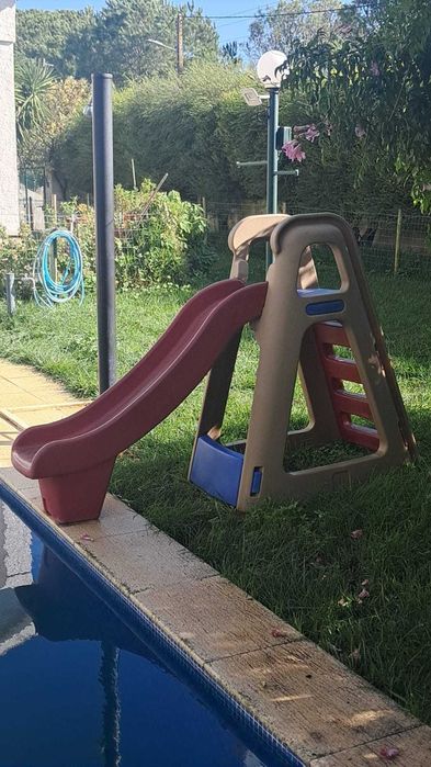 Escorrega para piscina ou jardim