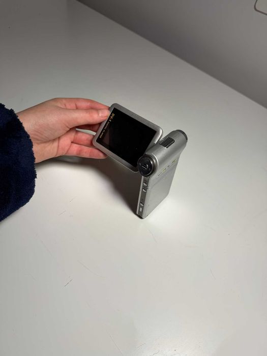 Câmara de Vídeo Digital Compacta (10X Optical Zoom)