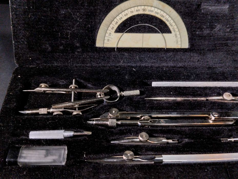 Estojo com material de desenho antigo - Made in Western Germany