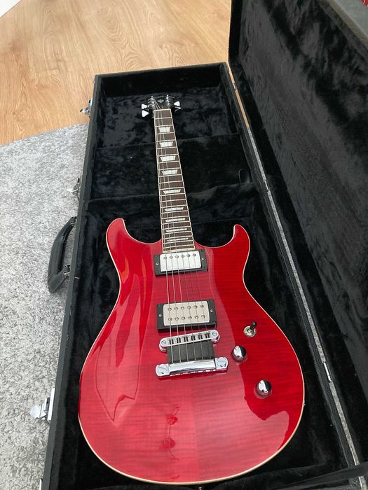 Guitarra G&L Ascari GTS com Bareknuckle Juggernaut e Hipshot locking