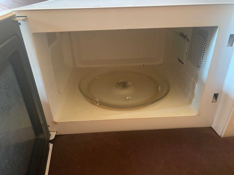 Микроволновая печь   Samsung  M1739NR , Малазия.