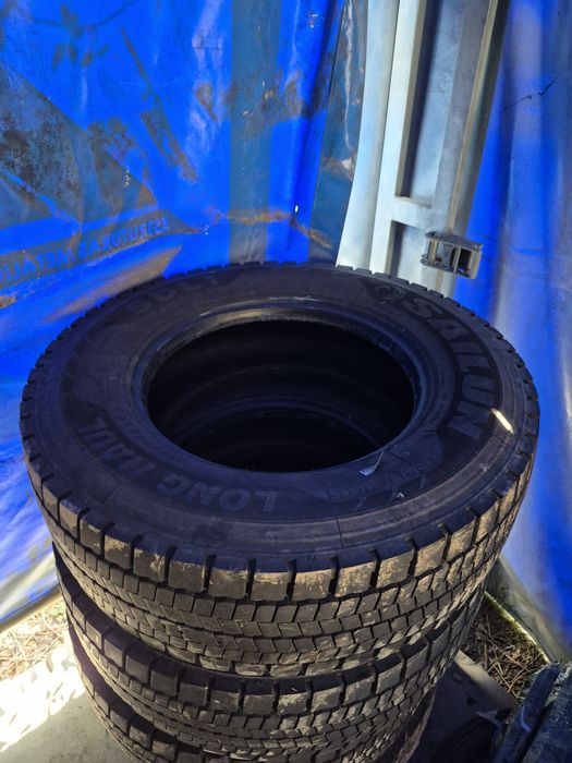 Vende se 4 pneus 315/70R 22.5 semi novos