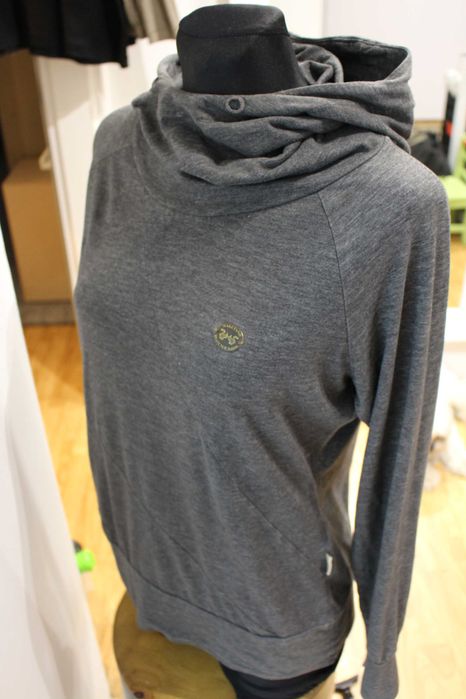 Bluza z kapturem rozmiar L
