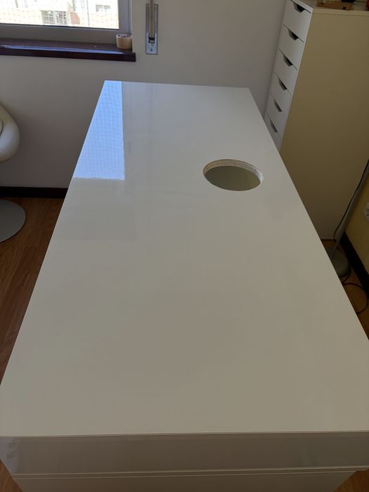 mesa de manicure com dois gaveteiros