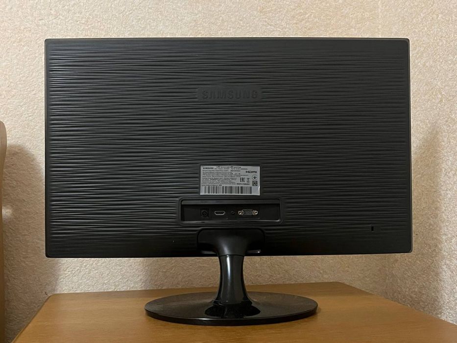 Монітор марки Samsung