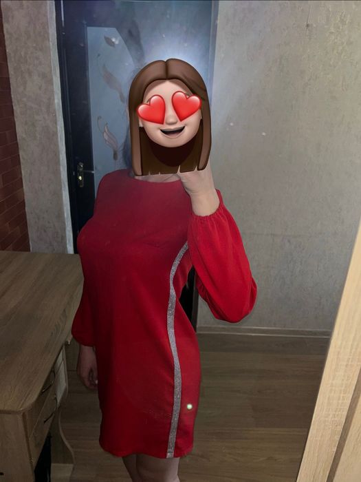 Святкова червона сукня