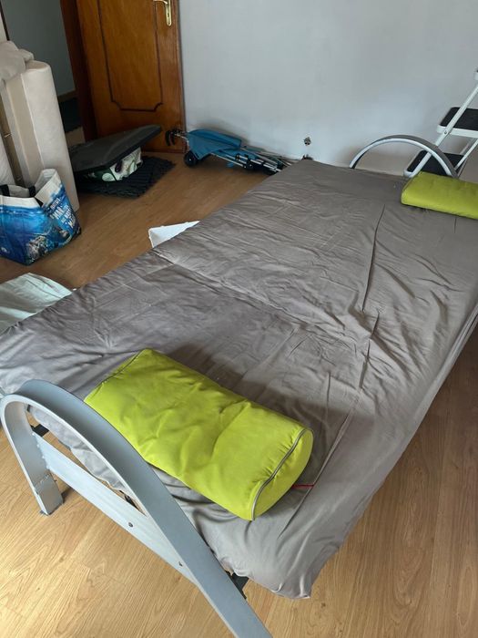 Sofá-cama metalico