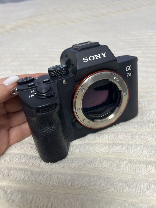 Фотоапарат Sony Alpha A7III Body Black (ILCE7M3B.CEC)