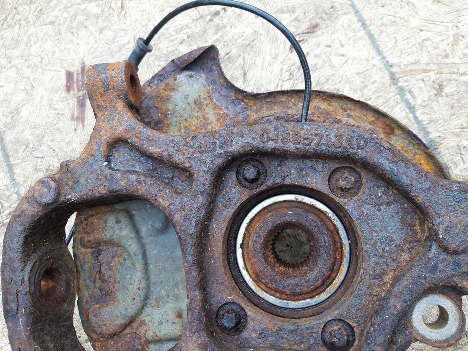 Zwrotnica Przód Piasta Dodge Charger AWD Chrysler 300 prawa 11-14r