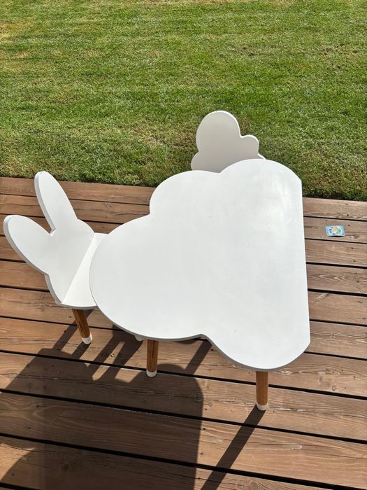 Stolik chmurka i krzesla chmurka i zajaczek