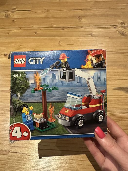 Klocki LEGO City 60212 Płonący grill.