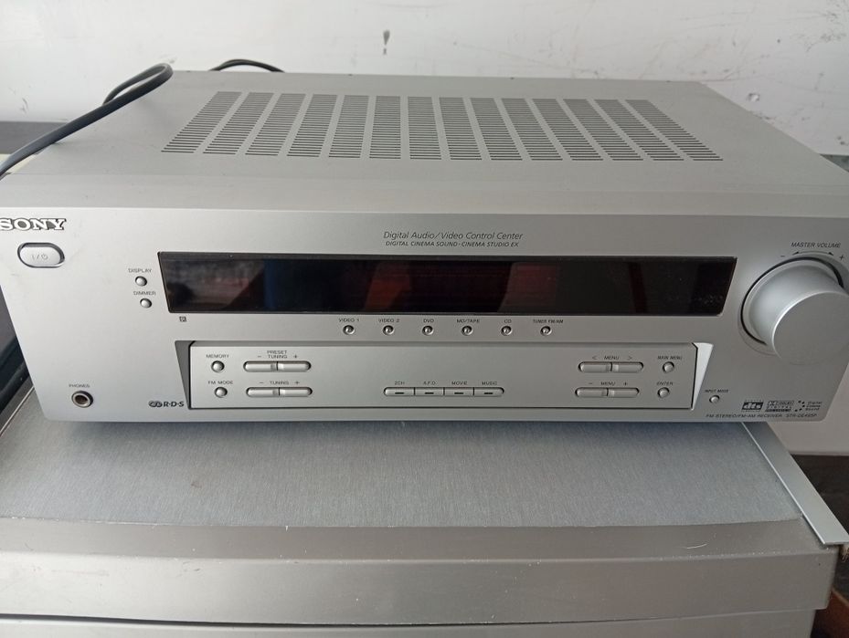 Amplituner Sony z glosnikami