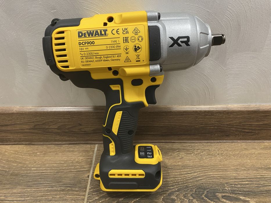 Гайковерт DeWalt DCF900