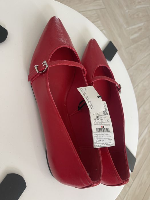 Мюлі червоні, 36 р. PULL&BEAR