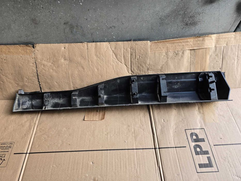 listwa drzwi Nissan Juke II F16 2019-