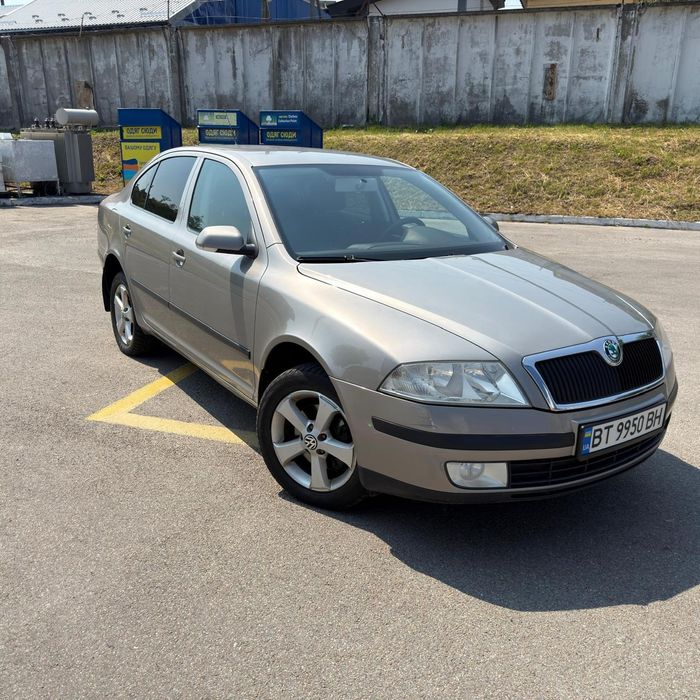 Школа Октавія 2,0 бензин 2008 року