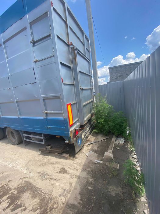 Напівпричіп для перевезення худоби - скотовоз