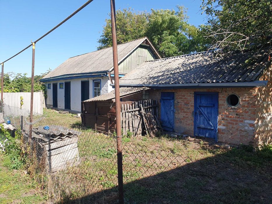 Продаж будинку в селі