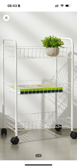 Металева біла полиця