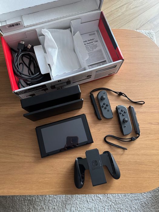 Nintendo Switch V2 | Szara | Komplet + Karta 200GB i Etui Gratis