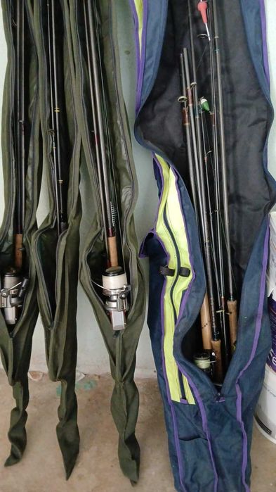 Canas de pesca e equipamento